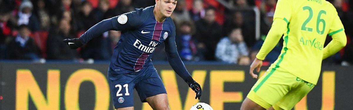 巴黎圣日耳曼近期连胜不断，里昂紧追欧冠区仅差一分