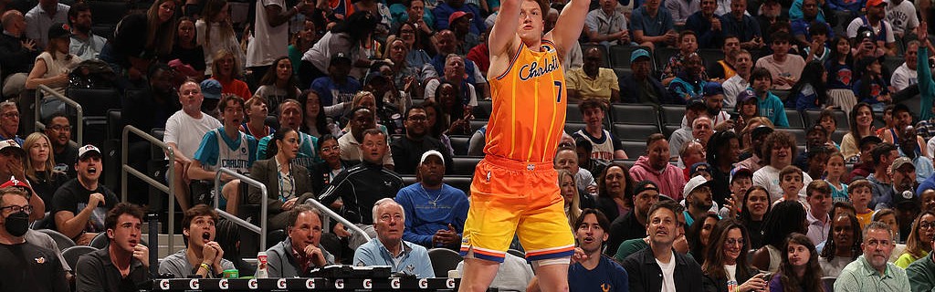 克努佩尔26+11+8造NBA新历史 比肩基德库里来日必超？